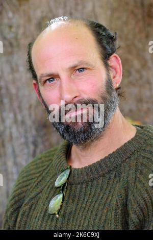 Cheltenham, Gloucestershire, Regno Unito – Giovedì 13th Ottobre 2022 – ben Short Woodsman e autore al Cheltenham Literature Festival - il Festival si svolge fino a domenica 16th Ottobre 2022. Foto Steven Maggio / Alamy Live News Foto Stock