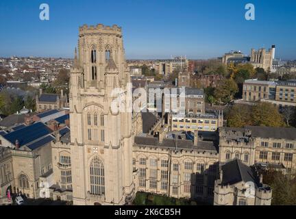 Vista esterna di alto livello. Università di Bristol: Fry Building, Bristol, Regno Unito. Architetto: Wilkinson Eyre Architects, 2020. Foto Stock