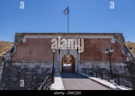 Porta d'ingresso della vecchia Fortezza Veneziana nella città di Corfù, su un'isola greca di Corfù Foto Stock