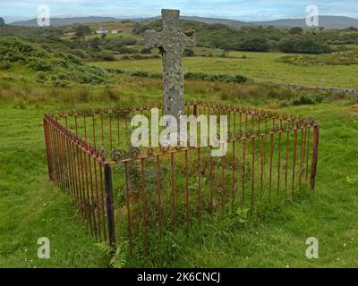 Kildalton Small Cross o meglio Thief's Cross a Kidalton Chapel, Kintour, Islay, Ebridi, Ebridi interne, Isole interne, Scozia, Regno Unito Foto Stock