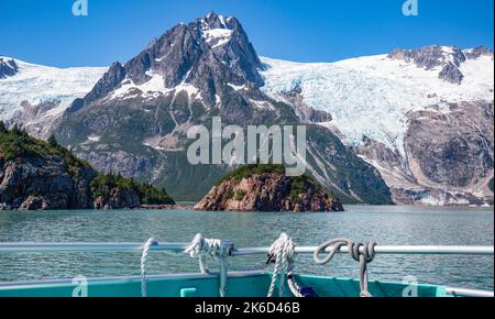Tour in barca da Seward al Parco Nazionale dei Fiordi di Kenai ai ghiacciai dell'Harding Icefield. Foto Stock
