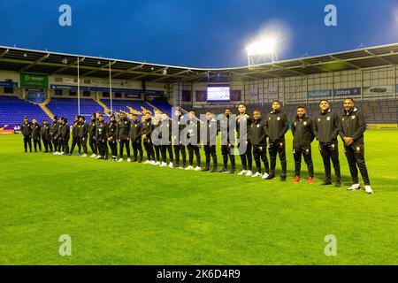 I giocatori della Papua Nuova Guinea Rugby League all'evento di benvenuto della Coppa del mondo all'Halliwell Jones Stadium di Warrington Foto Stock