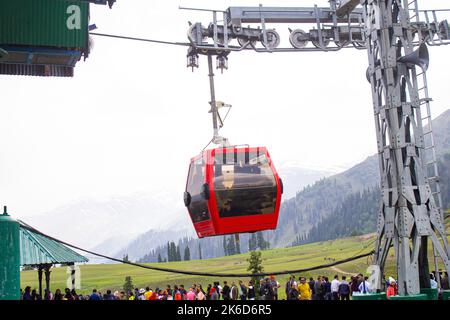 Funivia di ropeway, Gondola di Gulmarg, Jammu e Kashmir, territorio di Unione dell'India è una funivia ad alta quota Foto Stock