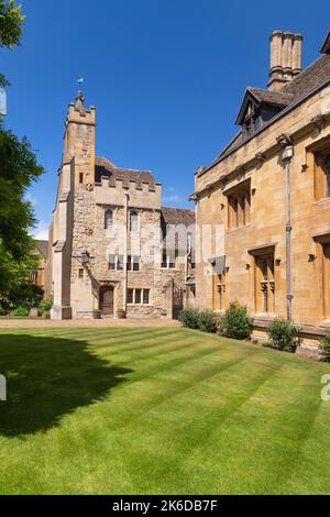 Inghilterra, Oxfordshire, Oxford, Magdalen College, St Johns Quad, L'Old Grammar Hall e le strutture del presidente. Foto Stock