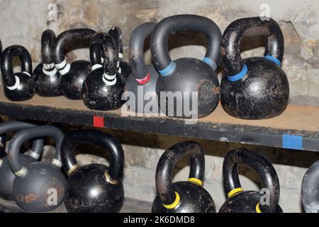 Brooklyn, New York, Stati Uniti. 8th Ott 2022. Kettlebells. (Credit Image: © John Marshall Mantel/ZUMA Press Wire) Foto Stock