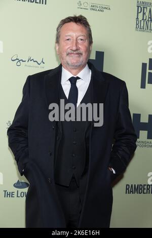 Steven Knight partecipa alla serata di apertura dei rompicapo di Rambert: The Redemption of Thomas Shelby, al Troubadour Wembley Park Theatre di Londra. Data immagine: Giovedì 13 ottobre 2022. Foto Stock