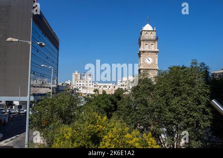 HAIFA, ISRAELE - 21 LUGLIO 2022: La moschea di al-Jarina (al-Masjid al-Kabir) fu costruita alla fine del 18th° secolo, durante l'epoca ottomana. Foto Stock