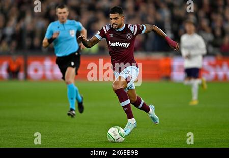 Londra, Regno Unito. 13th Ott 2022. Londra UK 13th ottobre 2022Emerson (West Ham) durante la partita della West Ham vs RSC Anderlecht Europa Conference League (Gruppo B) al London Stadium Stratford. Credit: MARTIN DALTON/Alamy Live News Foto Stock