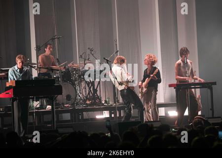 I pacchi della pop band australiana che concludono il loro tour europeo all'UFO - Velodrom di Berlino Foto Stock