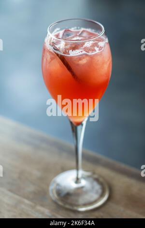 Blood Orange e Prosecco Spritzer cocktail Mimosa Foto Stock