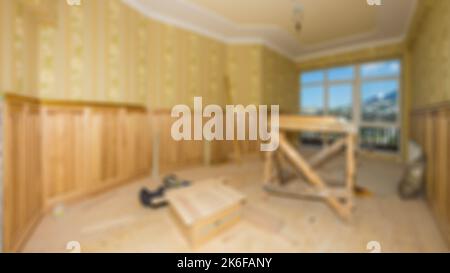 Costruzione interna di un nuovo progetto di casa con pareti di sfondo luminoso. Scale in stanza vuota. Sfocato e Blured stanza vuota luminosa senza Foto Stock