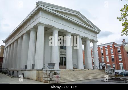 Troy, New York, Stati Uniti d'America – 26 aprile 2017. Julia Howard Bush Memorial Center a Troy, New York. Edificio greco Revival costruito nel 1836 Foto Stock