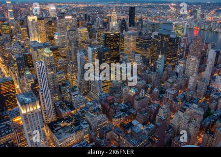 New York City, Stati Uniti d'America – 8 maggio 2017. Vista sui grattacieli dei quartieri Midtown e Murray Hill di Manhattan a New York Cit Foto Stock