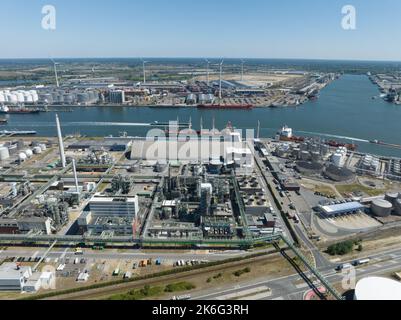 Anversa, 9th agosto 2022, Belgio. Nave petrolchimica ormeggiata. Carico e scarico di prodotti petroliferi importati ed esportati nel Foto Stock