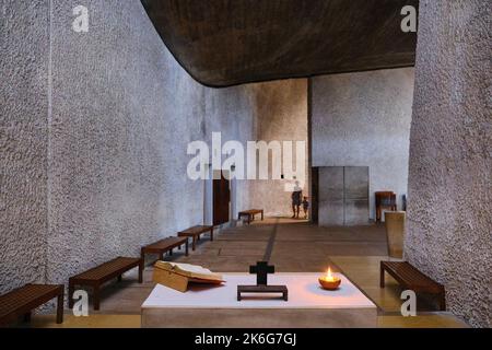 Ronchamp, collina di Bourlemont (Francia nord-orientale): Cappella di Notre Dame du Haut (nostra Signora delle alture). Cappella costruita dall'architetto le Corbusier nel 19 Foto Stock