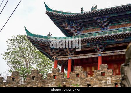 Paesaggi di montagna e antichi edifici cinesi a Guilin, Guangxi, Cina Foto Stock