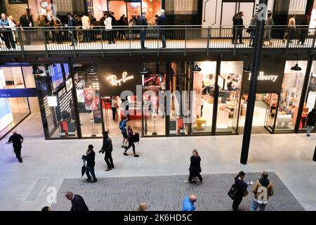 Battersea Power Station, Londra, Regno Unito. 14th Ott 2022. La centrale elettrica di Battersea è aperta al pubblico. Credit: Matthew Chattle/Alamy Live News Foto Stock