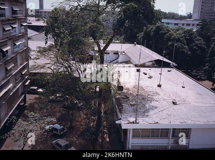 Conakry - Chancery Office Building - 1988, fotografie degli Stati Uniti relative ad ambasciate, consolati e altri edifici d'oltremare Foto Stock