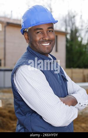 ritratto di lavoratore manuale stava all'aperto Foto Stock
