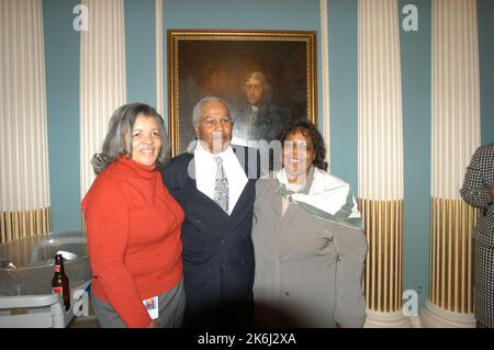 Cerimonia di pensionamento per Helen Ellis e Lee Young, membri dello staff del Vice Segretario, con la partecipazione, tra gli altri funzionari, dell'attuale Vice Segretario Richard Armitage, dell'ex Vice Segretario Strobe Talbott, dell'ex Vice Segretario e Segretario ad azione Lawrence Eagleburger Foto Stock