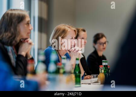 Berlino, Germania. 14th Ott 2022. Lisa Paus (Buendnis 90/Die Grünen), Ministro federale per gli affari familiari, anziani, donne e giovani, raffigurato nell'ambito del G7° Ministro per l'uguaglianza di genere 2022 a Berlino, 14 ottobre 2022. Credit: dpa/Alamy Live News Foto Stock