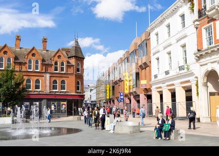 Ipswich la Cornhill con fontane Ipswich Suffolk Inghilterra UK GB Europa Foto Stock