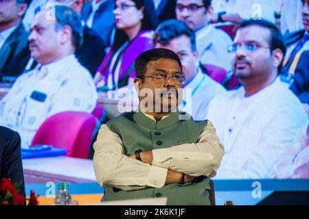 Delhi, India. 14th Ott 2022. Dharmendra Pradhan Union Minister for Education and Skill Development and Entrepreneurship durante la giornata inaugurale di IInvenTiv 2022, la prima vetrina di ricerca e sviluppo di tutti gli IITs (indian Institute of Technology) presso l'Indian Institute of Technology. IInvenTiv 2022 è una fiera di R&S (ricerca e sviluppo) organizzata sotto la supervisione di un comitato direttivo guidato dal Dr. Pawan Goenka, Presidente, Bog (Consiglio dei Governatori) IIT e l'evento segna l'incontro di tutti i 23 ITS sotto un unico ombrello per mostrare le loro rispettive ricerche e innovazioni Foto Stock