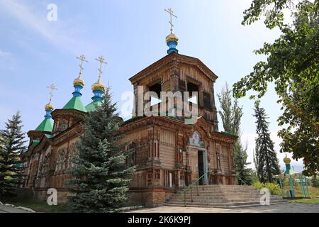 Cattedrale ortodossa della Santissima Trinità russa, via Gagarin, Karakol, regione di Issyk Kul, Kirghizistan, Asia centrale Foto Stock