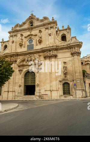 SCICLI, Italia: 09-18-2022: Bella chiesa barocca a Scicli Foto Stock