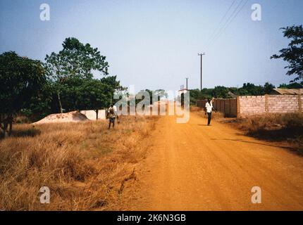 Conakry - Chancery Office Building - 1991, fotografie degli Stati Uniti relative ad ambasciate, consolati e altri edifici d'oltremare Foto Stock
