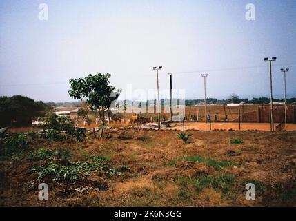 Conakry - Chancery Office Building - 1991, fotografie degli Stati Uniti relative ad ambasciate, consolati e altri edifici d'oltremare Foto Stock