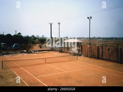 Conakry - Chancery Office Building - 1991, fotografie degli Stati Uniti relative ad ambasciate, consolati e altri edifici d'oltremare Foto Stock
