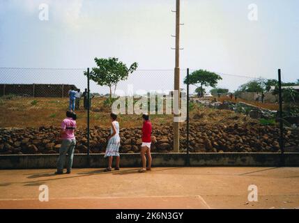 Conakry - Chancery Office Building - 1991, fotografie degli Stati Uniti relative ad ambasciate, consolati e altri edifici d'oltremare Foto Stock