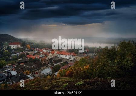 Vista dall'alto della città di Kazimierz Dolny in Polonia Foto Stock