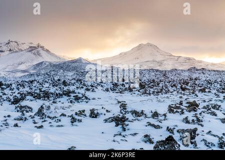 Formazioni rocciose di lava, penisola di Snaefellsnes, Islanda, Europa Foto Stock