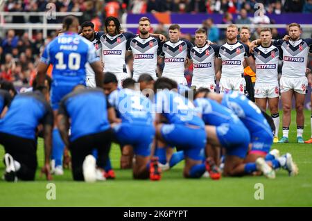 L'Inghilterra si allinea prima della partita di Coppa del mondo di Rugby League A al St James' Park, Newcastle upon Tyne. Data immagine: Sabato 15 ottobre 2022. Foto Stock