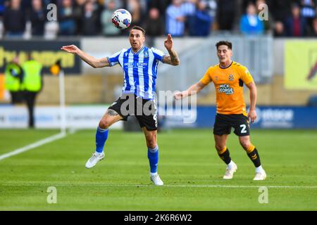 Lee Gregory (9 Sheffield Mercoledì) controlla la palla durante la partita della Sky Bet League 1 tra Cambridge United e Sheffield Mercoledì al R Costings Abbey Stadium, Cambridge Sabato 15th Ottobre 2022. (Credit: Kevin Hodgson | MI News) Credit: MI News & Sport /Alamy Live News Foto Stock