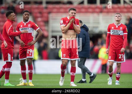 Un Dael Fry #6 di Middlesbrough sconsolato dopo la partita del campionato Sky Bet Middlesbrough vs Blackburn Rovers al Riverside Stadium, Middlesbrough, Regno Unito, 15th ottobre 2022 (Foto di James Heaton/News Images) Foto Stock