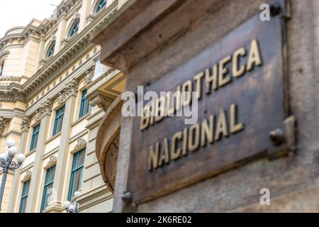 Dettagli della facciata della Biblioteca Nazionale di Rio de Janeiro, Brasile - 11 settembre 2022: Dettagli della facciata della Biblioteca Nazionale in downtow Foto Stock