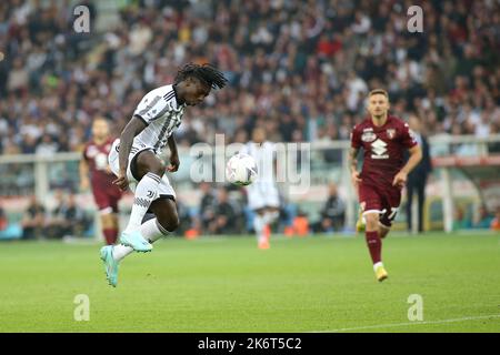 Torino, Italia. 15th Ott 2022. Moise Kean (Juventus FC) in azione durante Torino FC vs Juventus FC, campionato italiano di calcio Serie A match in Torino, Italia, Ottobre 15 2022 Credit: Independent Photo Agency/Alamy Live News Foto Stock