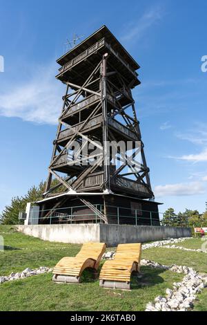 Torre di osservazione a Oberleiserberg in autunno, bassa Austria Foto Stock