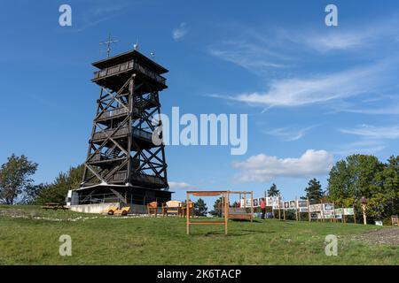 Torre di osservazione a Oberleiserberg in autunno, bassa Austria Foto Stock