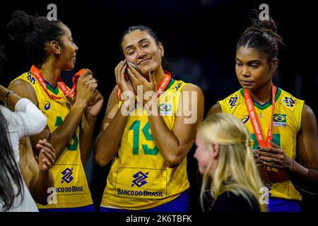 Apeldoorn, Paesi Bassi. 15th Ott 2022. APELDOORN, PAESI BASSI - 15 OTTOBRE: Tainara Lemes Santos del Brasile durante la finale tra Brasile e Serbia il giorno 20 del campionato mondiale di pallavolo FIVB 2022 all'Omnisport Apeldoorn il 15 ottobre 2022 ad Apeldoorn, Paesi Bassi (Foto di René Nijhuis/Orange Pictures) Credit: Orange Pics BV/Alamy Live News Foto Stock