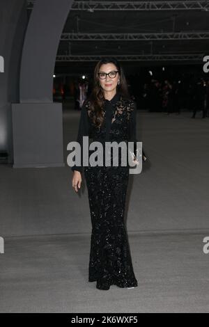 Los Angeles, Stati Uniti. 15th Ott 2022. Michelle Yeoh partecipa all'annuale 2nd Academy Museum Gala all'Academy Museum of Motion Pictures il 15 ottobre 2022 a Los Angeles, California. Foto: Crash/imageSPACE/Sipa USA Credit: Sipa USA/Alamy Live News Foto Stock