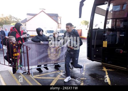 James Tavernier di Rangers arriva per la partita Cinch Premiership a Fir Park, Motherwell. Data immagine: Domenica 16 ottobre 2022. Foto Stock