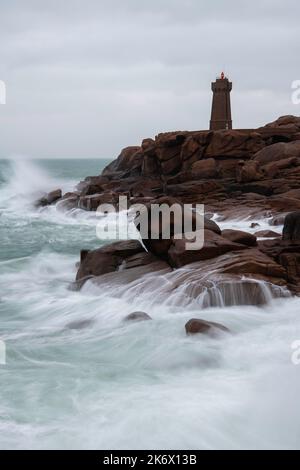 Regione francese Bretagne colpito dall'uragano Eunice nel febbraio 2022 Foto Stock
