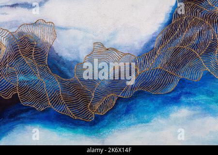 Pittura a olio sfondo. Olio blu scuro e sfondo dorato con stelle, oceano o cielo. Spruzzi di vernice sulla trama della tela. Liquido acrilico moderno alla moda Foto Stock