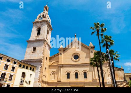 La Collegiata Basilica di Santa Maria nella città di Xativa, un'ora fuori Valencia in Spagna Foto Stock