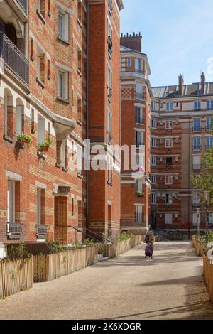 Parigi, Sozialbau Cité Rouge // Parigi, alloggi sociali Cité Rouge Foto Stock