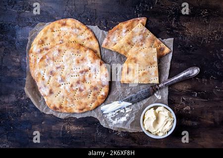 Pane fatto in casa a base di purè di patate Foto Stock